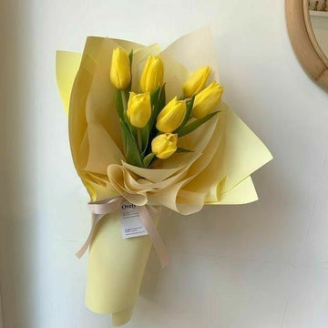 10 Yellow Tulips